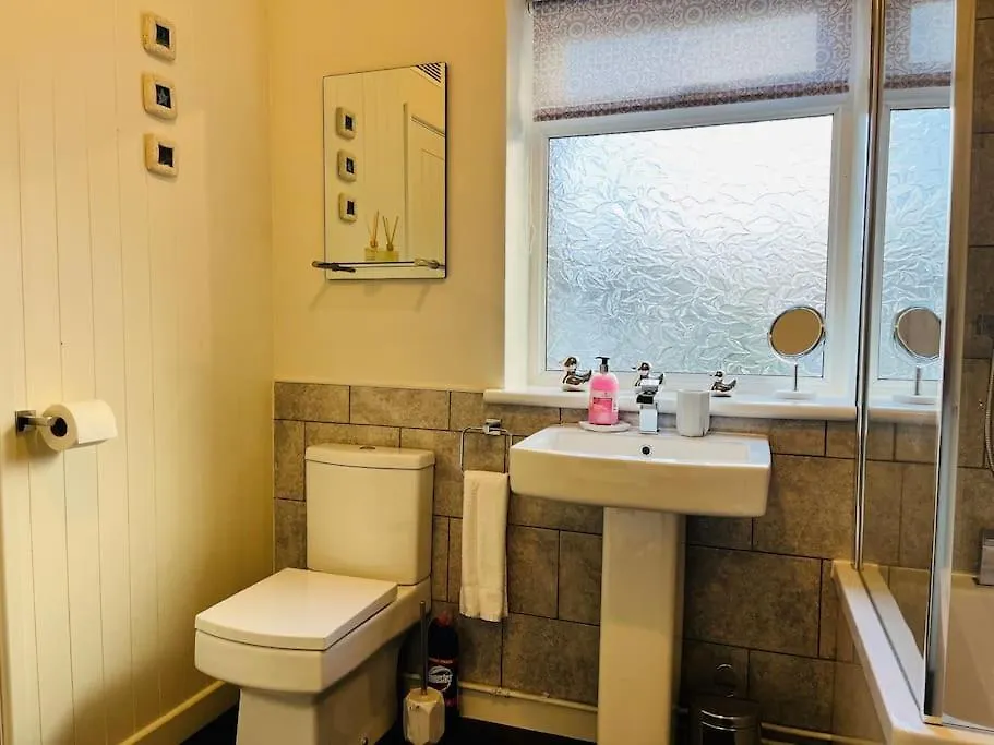 Stylish Central Apartment Cardiff 0*,