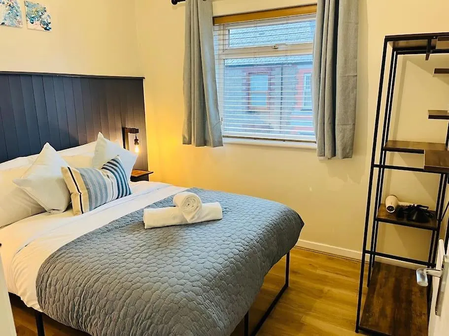 Stylish Central Apartment Cardiff